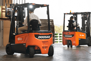 لیفتراک برقی 3 چرخ و 4 چرخ