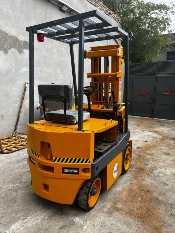 عکس لیفتراک شارژی 1.5 تن